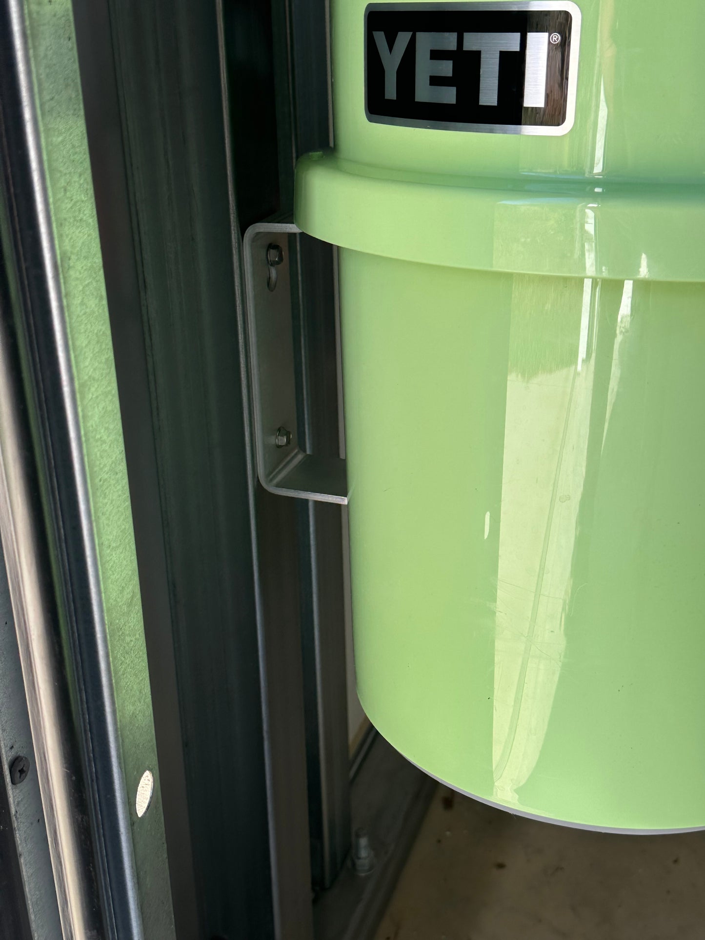 Yeti LoadOut Bucket Wall Mount