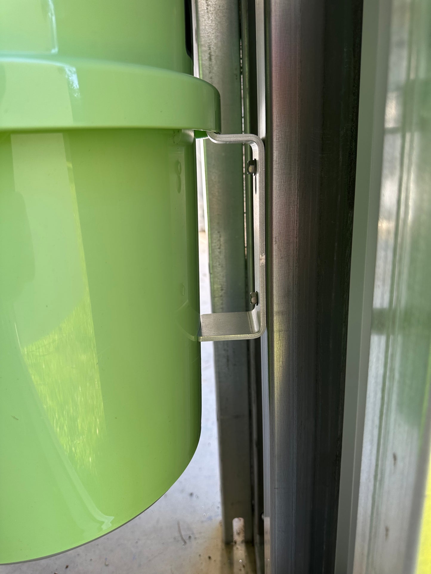Yeti LoadOut Bucket Wall Mount