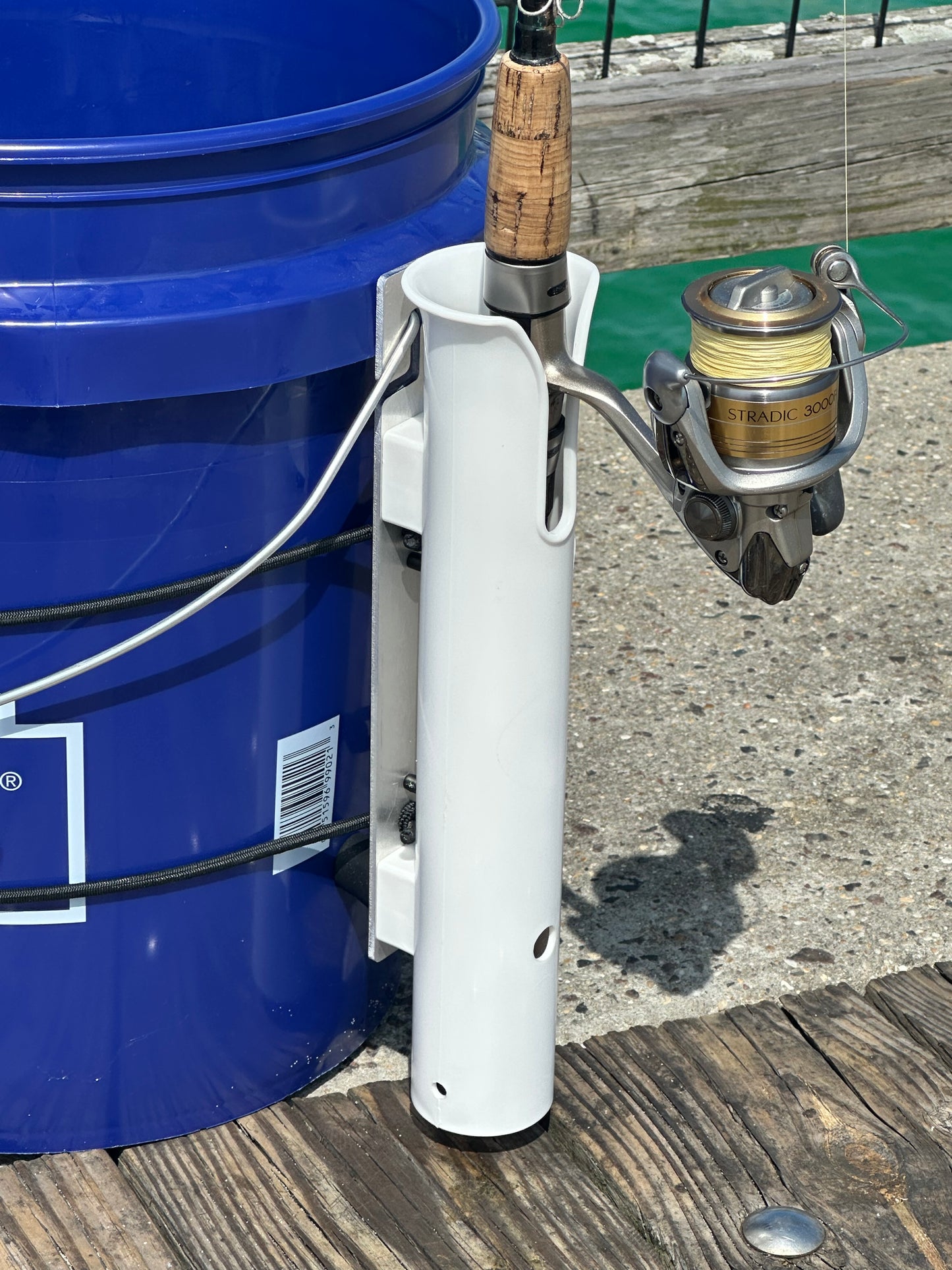 Single Fishing Rod Holder for 5 Gallon Bucket – Rod Rail Tackle