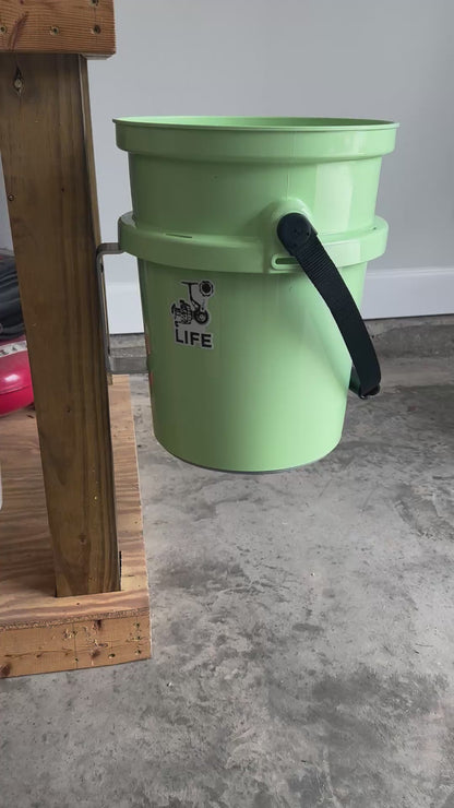 Yeti LoadOut Bucket Wall Mount